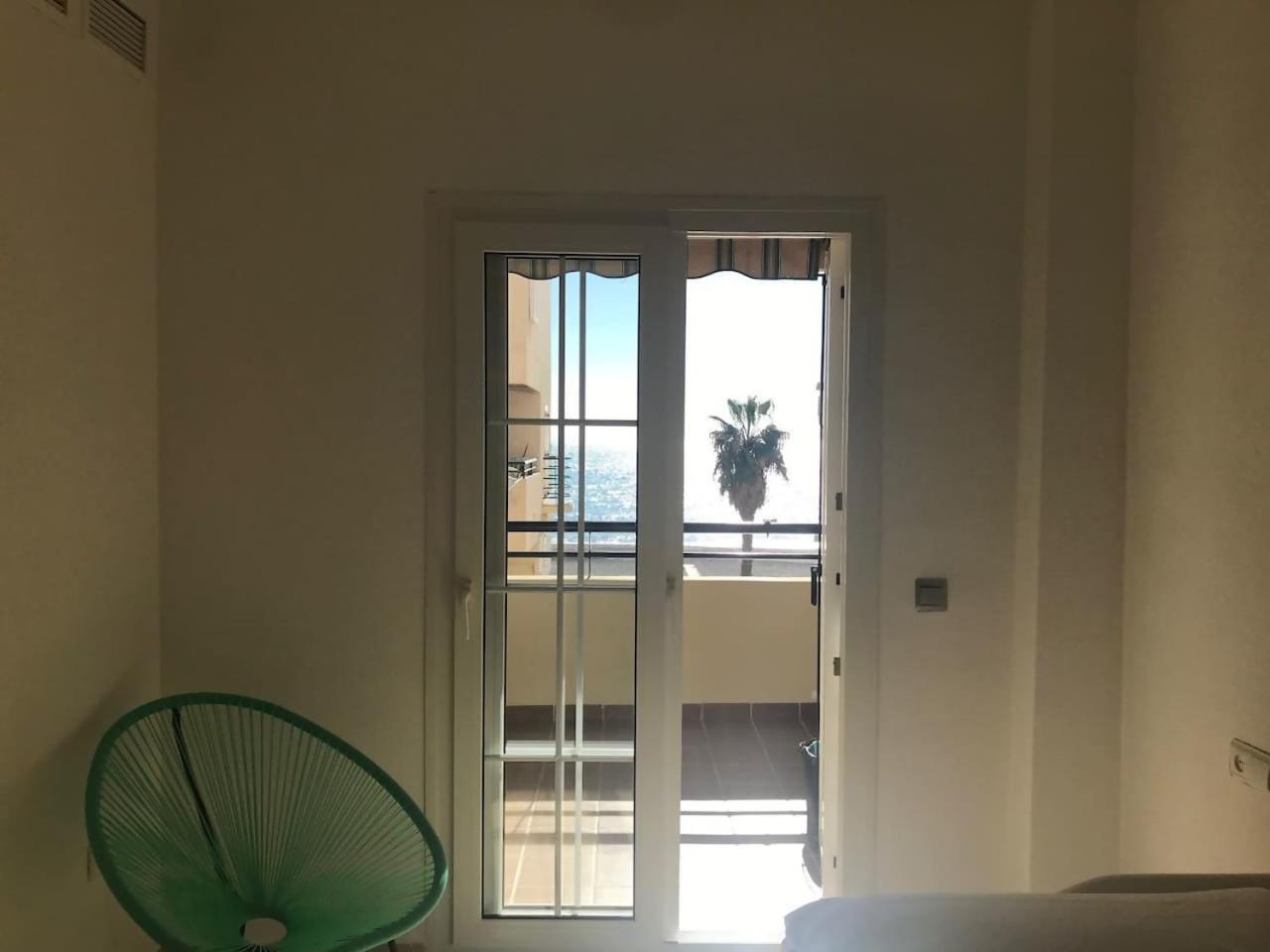 Espectacular Residencial En 1A Linea Con Piscina Apartment Benajarafe Ngoại thất bức ảnh