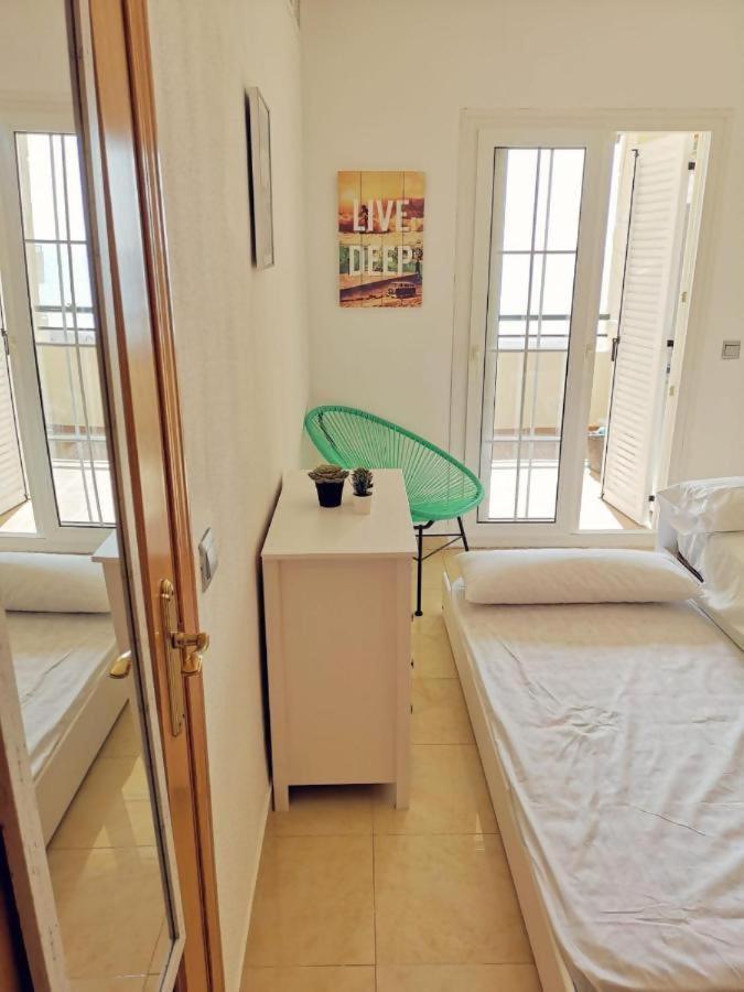 Espectacular Residencial En 1A Linea Con Piscina Apartment Benajarafe Ngoại thất bức ảnh